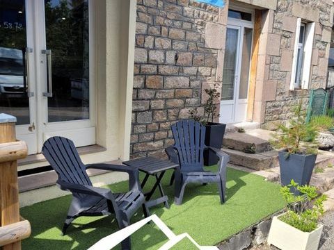 &Agrave; louer : Local commercial au c�ur de Saint-Setiers ! 1050 19290 Saint-setiers