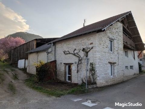   Ancienne ferme en pierre r�nov�e avec atelier, labo , d�pendances � 210 m� habitables � Terrain de 1 474 m� Maison - 8 pi�ce(s) - 210 m�