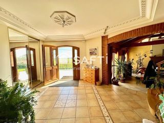  Maison � vendre 7 pi�ces 240 m�