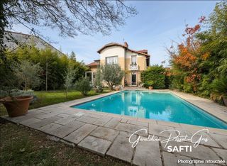  Maison � vendre 8 pi�ces 220 m�