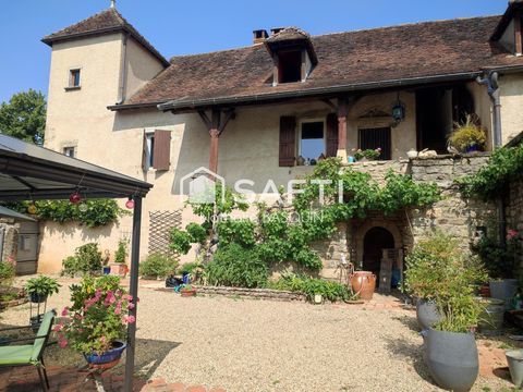   Demeure de caract�re 200 m2 - 5 chambres. d�pendances. Maison - 7 pi�ce(s) - 200 m�