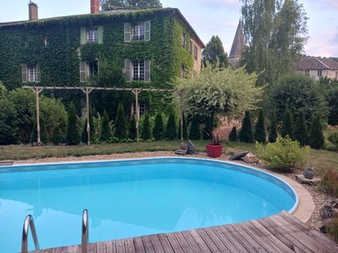   Demeure d'exception Maison - 15 + pi�ce(s) - 552 m�