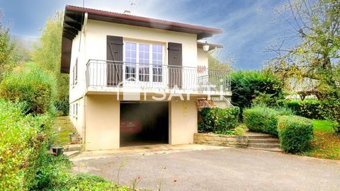   PROPRIETE TRADITIONNELLE �difi�e sur vaste terrain Maison - 8 pi�ce(s) - 123 m�