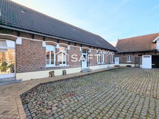  Maison � vendre 8 pi�ces 234 m�