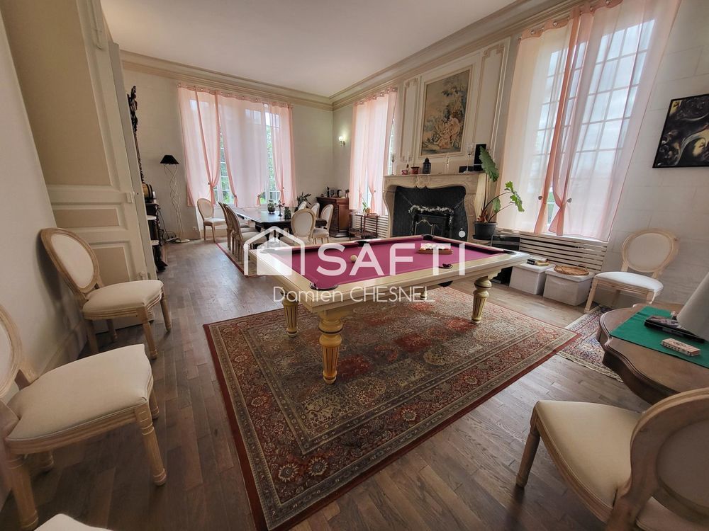 � vendre  Propri�t�/ch�teau Arcomps (18200)