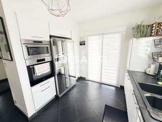  Maison � vendre 8 pi�ces 210 m�