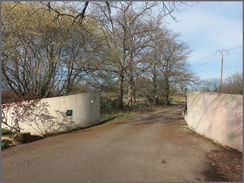   Exceptionnelle propri�t� sur environ 9,5 hectares attenants. Maison - 6 pi�ce(s) - 95000 m�