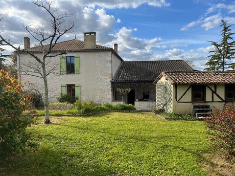   Maison en pierre. Maison - 10 pi�ce(s) - 248 m�