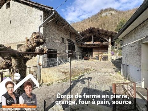   Tolvon, Corps de ferme � r�nover avec grange et d�pendances � vue dominante sur les massifs Maison - 5 pi�ce(s) - 90 m�