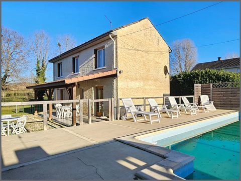   Maison avec piscine et terrain cl�tur�. Maison - 5 pi�ce(s) - 100 m�
