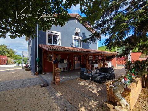   Propri�t� avec d�pendances sur 3 220 m� de terrain Maison - 6 pi�ce(s) - 175 m�