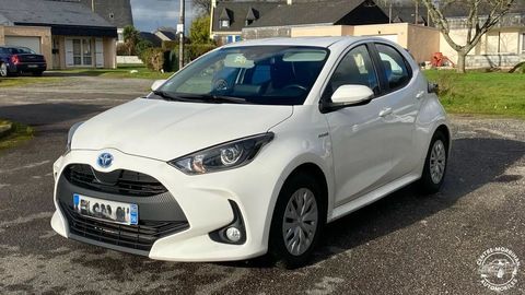 Toyota Yaris 1.5 114H 90 HYBRID FULL-HYBRID 0.8KWH FRANCE BUSINESS BVA 2021 occasion BIGNAN 56500