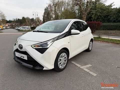 Toyota Aygo 1.0 VVTI 70 X-PLAY 2020 occasion Montfort l'Amaury 78490