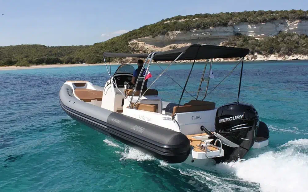 Bateaux &agrave; moteur Pneumatique - Semi-rigide 2023 occasion Fr&eacute;jus 83600