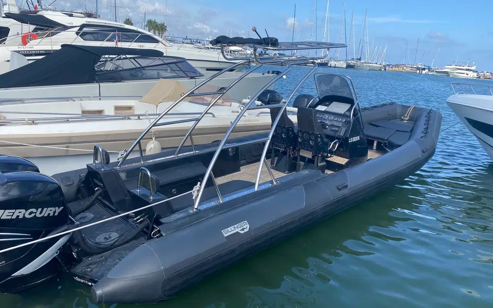 Bateaux &agrave; moteur Pneumatique - Semi-rigide 2013 occasion Fr&eacute;jus 83600