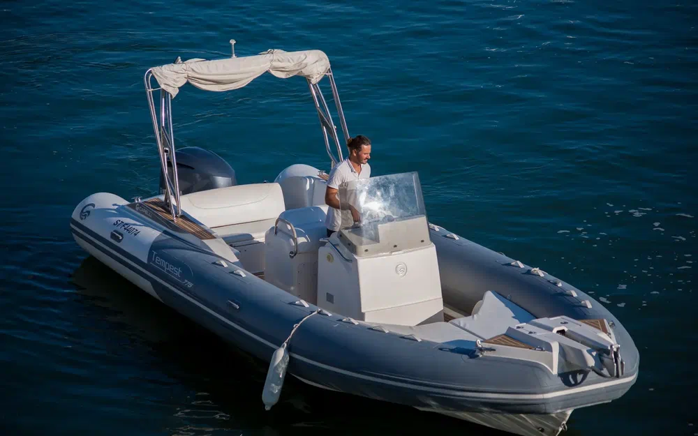 Bateaux &agrave; moteur Pneumatique - Semi-rigide 2022 occasion Fr&eacute;jus 83600