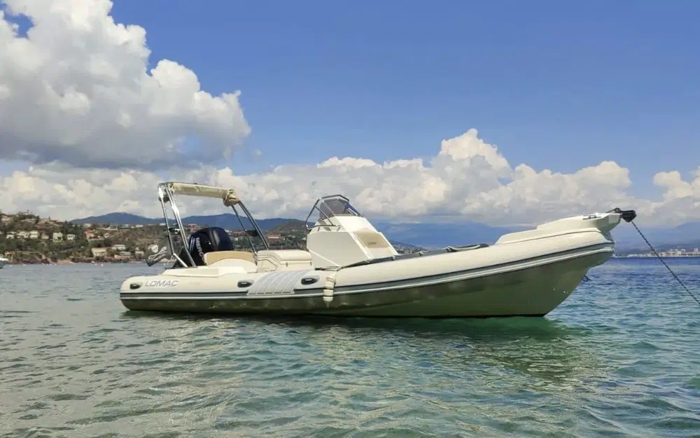 Bateaux &agrave; moteur Pneumatique - Semi-rigide 2017 occasion Fr&eacute;jus 83600