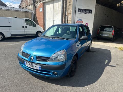 Renault Clio 1.2i // 1 propri&eacute;taire // 2003 occasion Douai 59500