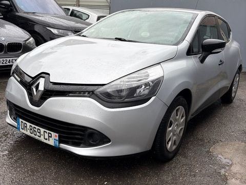Renault Clio IV RENAULT CLIO IV 1.5 DCI Soci&eacute;t&eacute; 2015 occasion Feyzin 69320