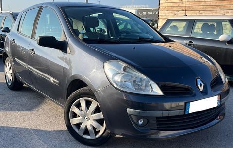 Renault Clio III / 5 Portes Phase 2 / 1.5 dCi 70 cv *CLIM / PNEUS NEUF* 2005 occasion Gigean 34770