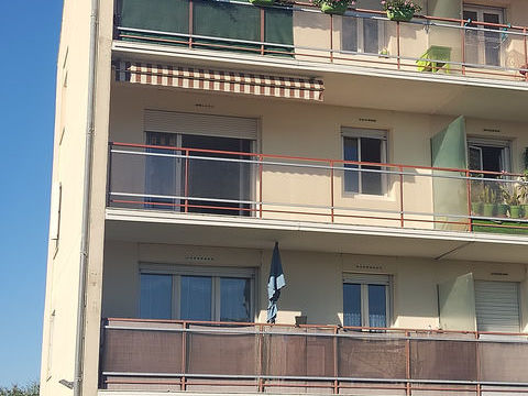   01360 LOYETTES APPARTEMENT DE T2 au 2�me �tage AVEC BALCON +GARAGE + CAVE Appartement - 2 pi�ce(s) - 46 m�