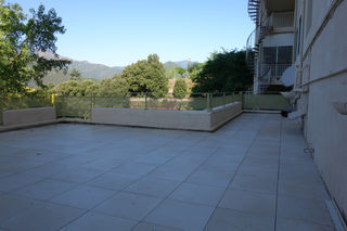  Immeuble � vendre 15 + pi�ces 2300 m�