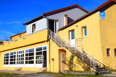 D&eacute;pt. 07 - A VENDRE &agrave; LANARCE - Local Commercial de 180 m2 et Appartement de 100 m2 - Parcelle de 2.800 m2 299000 07660 Lanarce