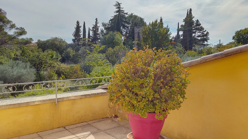 � vendre  Propri�t�/ch�teau N�mes (30000)