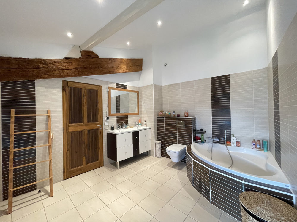 � vendre  Propri�t�/ch�teau Chabeuil (26120)