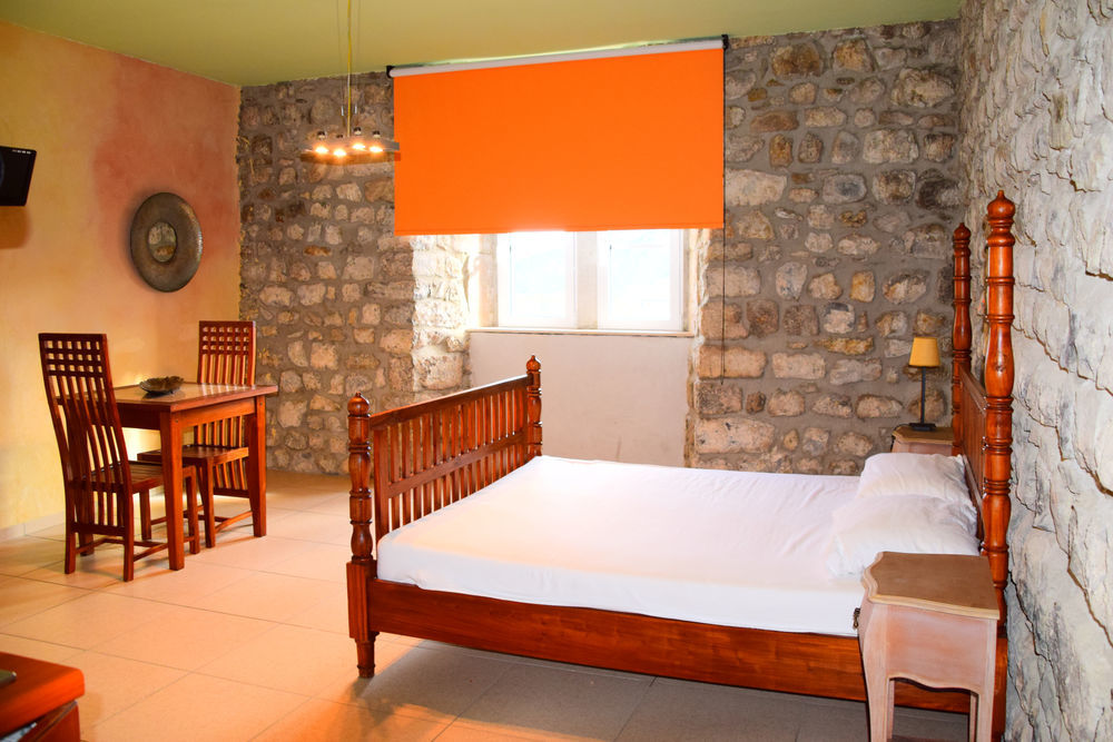 � vendre  Propri�t�/ch�teau Ruoms (07120)