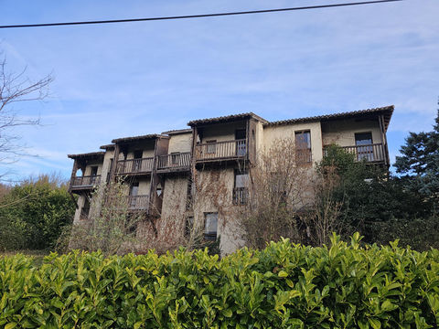   A vendre 31510 Barbazan- Ancien h�tel � r�nover totalement de 729 m2 sur parcelle de 2520 m2 Maison - 15 + pi�ce(s) - 729 m�