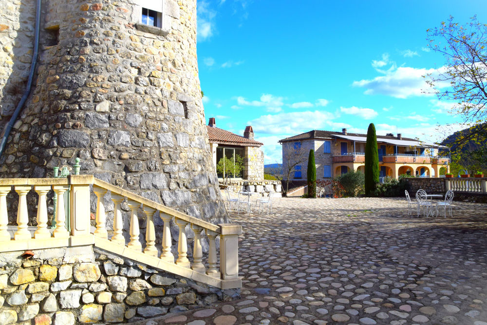 � vendre  Propri�t�/ch�teau Ruoms (07120)