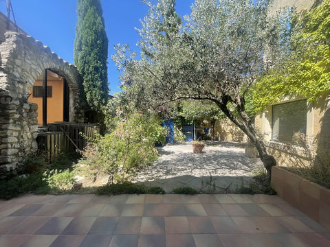   Dpt Dr�me (26) - � vendre � La Garde-Adh�mar - Maison de village avec cour privative Maison - 7 pi�ce(s) - 205 m�