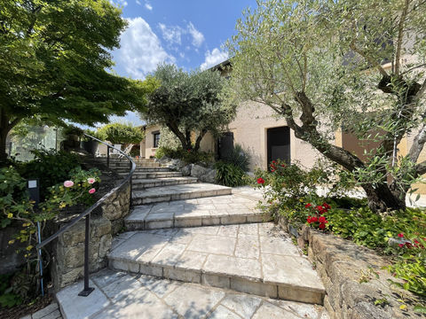  Maison � vendre 11 pi�ces 342 m�