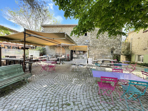 Dpt Dr&ocirc;me (26) - &Agrave; vendre &agrave; La Garde-Adh&eacute;mar - Fond de commerce avec appartement de fonction 270000 26700 La garde adhemar