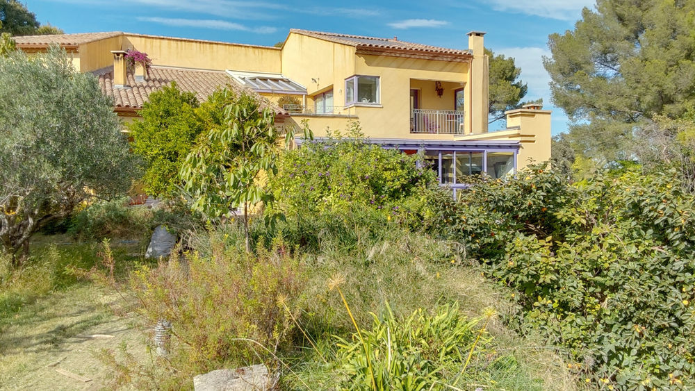 � vendre  Propri�t�/ch�teau N�mes (30000)