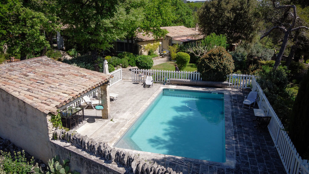 � vendre  Propri�t�/ch�teau Murs (84220)