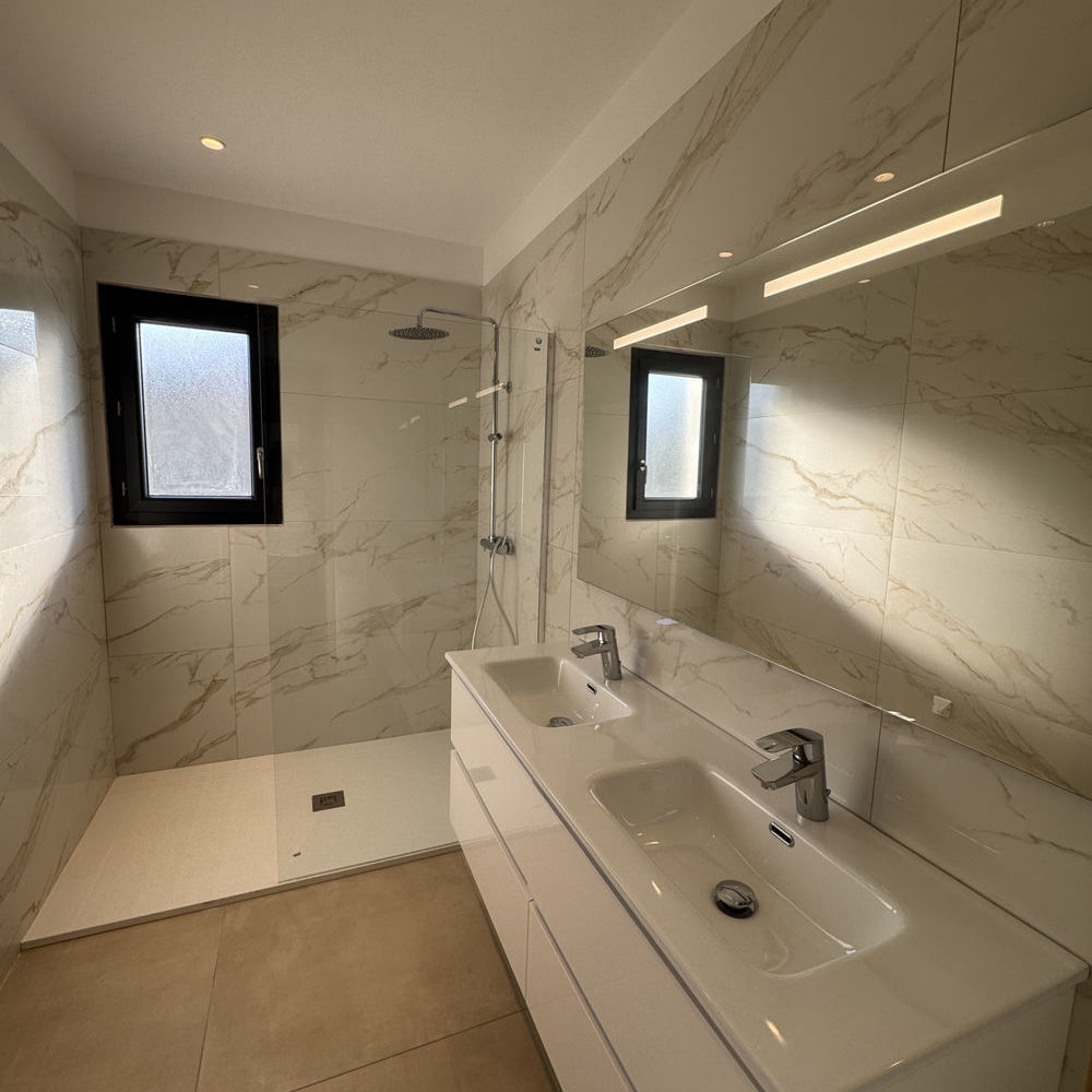 � vendre  Maison Solaro (20240)