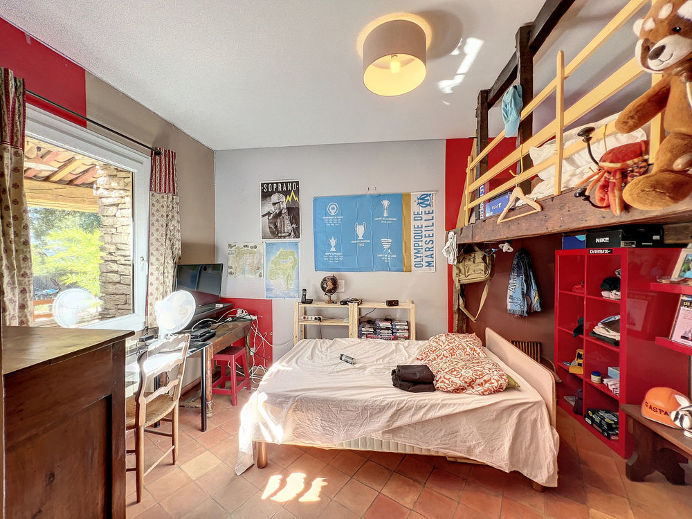 � vendre  Propri�t�/ch�teau Murs (84220)