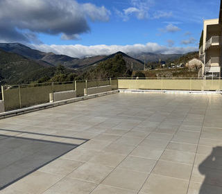  Immeuble � vendre 15 + pi�ces 2300 m�