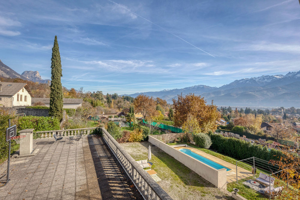 � vendre  Propri�t�/ch�teau Meylan (38240)