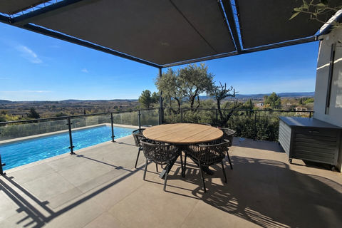   D�pt H�rault (34) - Gignac - � vendre - Maison T4 d'environ 160m2, terrasses, carport, piscine, vue d�gag�e Maison - 4 pi�ce(s) - 160 m�