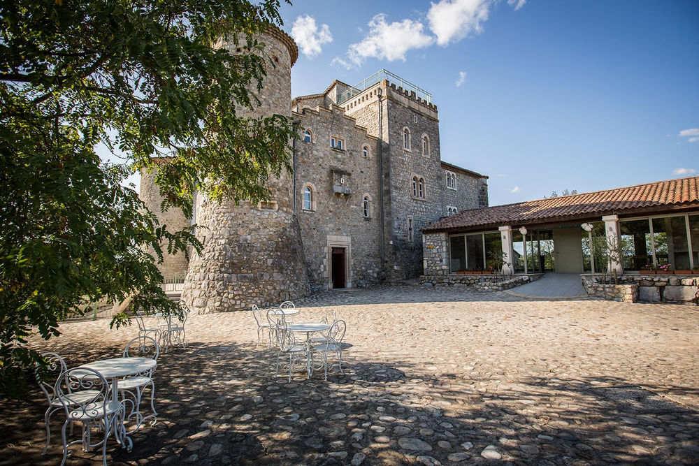 � vendre  Propri�t�/ch�teau Ruoms (07120)