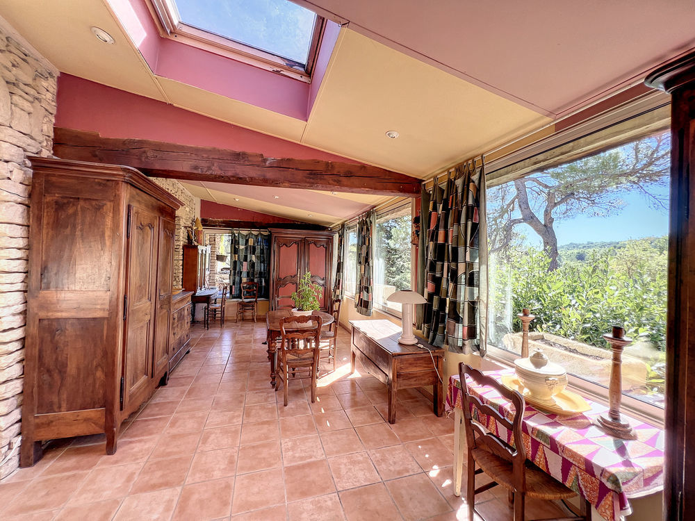 � vendre  Propri�t�/ch�teau Murs (84220)