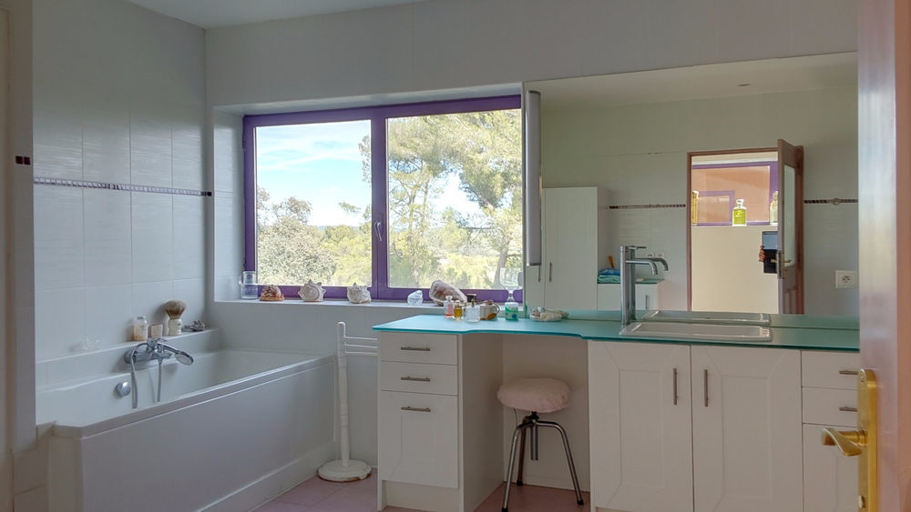 � vendre  Propri�t�/ch�teau N�mes (30000)