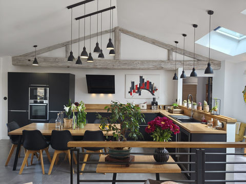   DPT(30) VALLABREGUES A VENDRE  CHARMANTE MAISON DE VILLAGE DE 170M2 AVEC GARAGE Maison - 7 pi�ce(s) - 170 m�