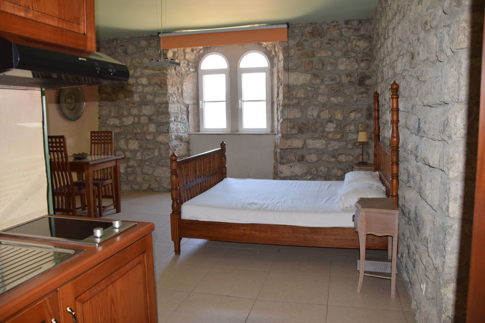 � vendre  Propri�t�/ch�teau Ruoms (07120)