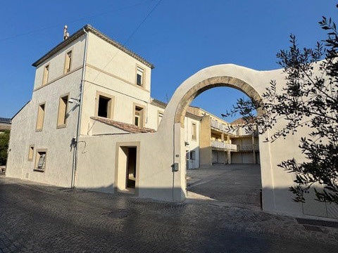   � vendre   Bel appartement T3 � r�nover au c�ur de P�rols Appartement - 3 pi�ce(s) - 72 m�