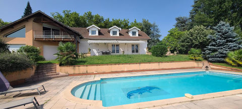   Dpt Haute-Garonne 31 - A vendre Ganties 31- Maison de ville T7 de 368 m2 sur terrain de 4490 m2 avec piscine e Maison - 7 pi�ce(s) - 368 m�