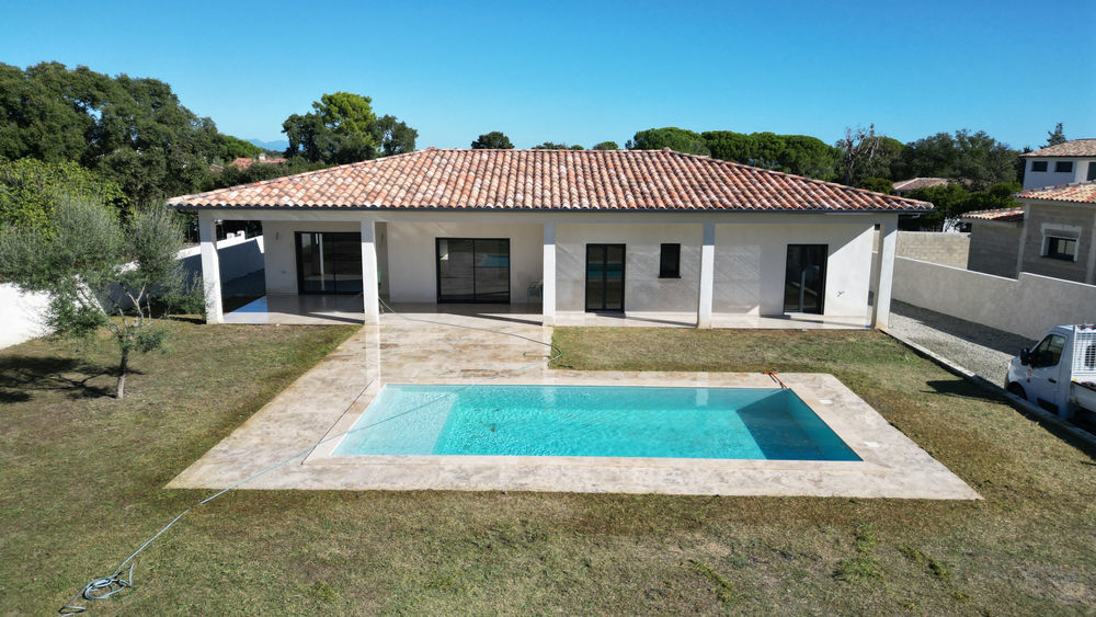 � vendre  Maison Solaro (20240)